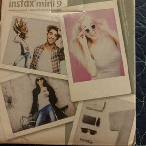 Instant camera